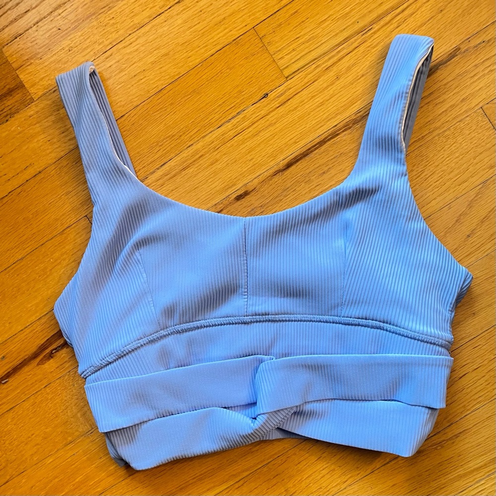 Lululemon athletica sports bra baby light blue cross cross size 4 170/80 Y